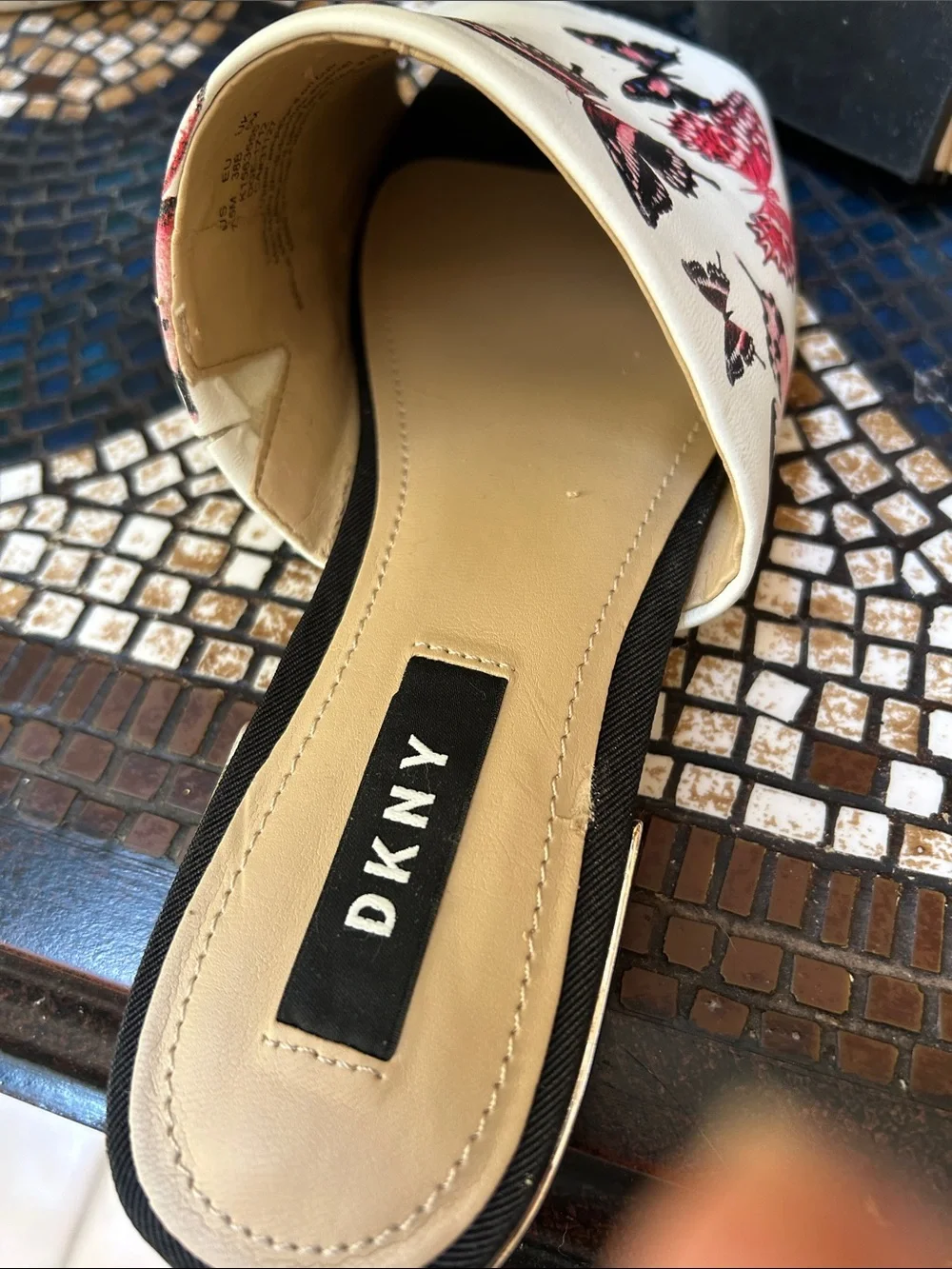 Women’s DKNY Leather Vibrant Multicolor Butterfly Print Slip On Mules Size 7.5
